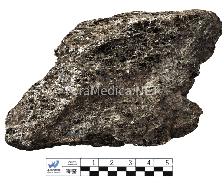 흑운모편암(黑雲母片岩, Biotite Schist)